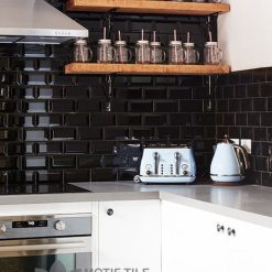 Gạch subway đen bóng vát 10x20cm SW1020V(Black) 13 Gạch subway đen 10x20cm SW1020V(Black) ốp bếp