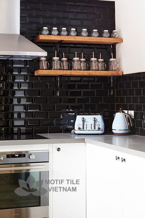 Gạch subway đen bóng vát 10x20cm SW1020V(Black) 7 Gạch subway đen 10x20cm SW1020V(Black) ốp bếp