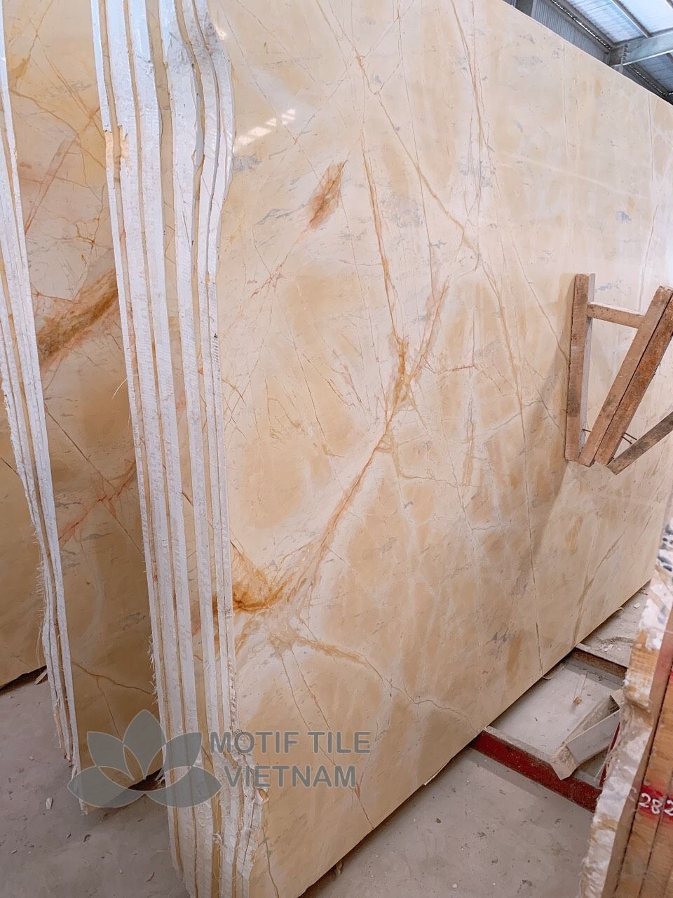 Đá Marble vàng 60x60cm 2 Đá Marble vàng 60x60cm - Hình ảnh 2
