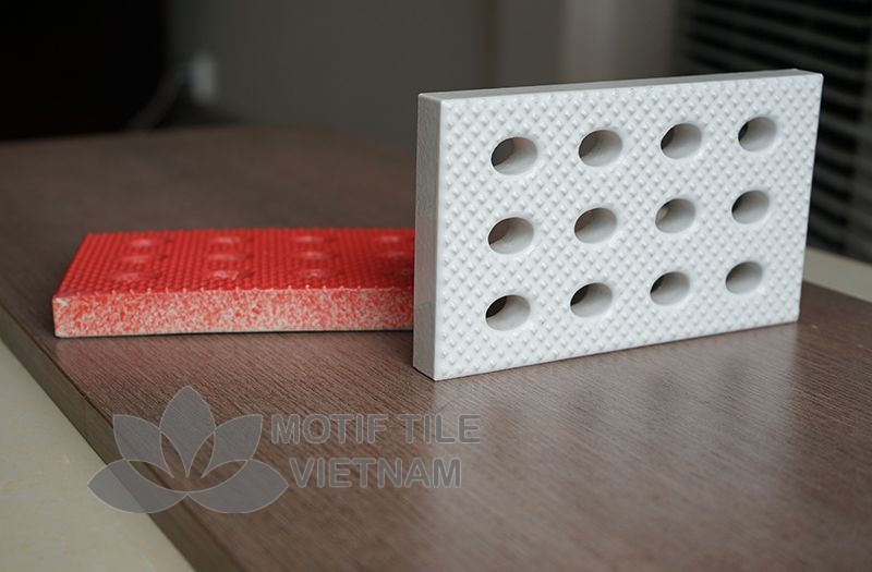 Nắp mương bể bơi Grating Ceramics 87-105x177x20mm MT-NMC17701 2 Nắp mương bể bơi Grating Ceramics 87-105x177x20mm MT-NMC17701