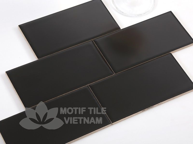 Gạch thẻ ốp tường subway đen mờ 7.5x15cm SW75150V(Matte Black) 1 Gạch thẻ ốp tường subway đen mờ 7.5x15cm SW75150V(Matte Black)