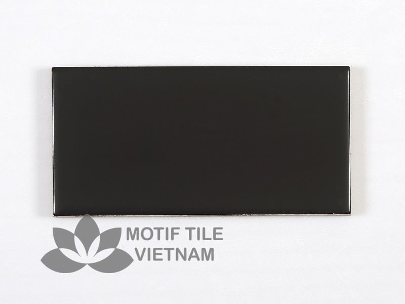 Gạch thẻ ốp tường subway đen mờ 7.5x15cm SW75150V(Matte Black) 2 Gạch thẻ ốp tường subway đen mờ 7.5x15cm SW75150V(Matte Black)