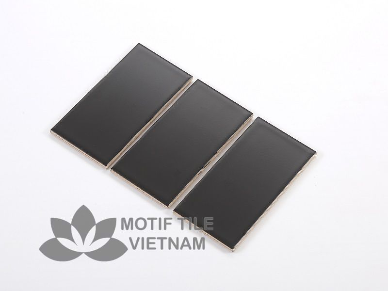 Gạch thẻ ốp tường subway đen mờ 7.5x15cm SW75150V(Matte Black) 3 Gạch thẻ ốp tường subway đen mờ 7.5x15cm SW75150V(Matte Black)
