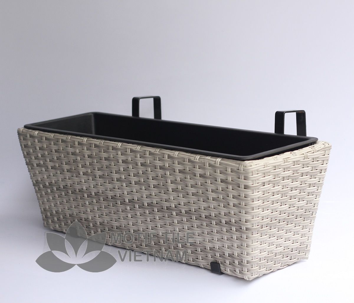 Chậu cây nhựa đan treo ban công MT-P002 2 Chậu nhựa đan treo ban công MT-P002