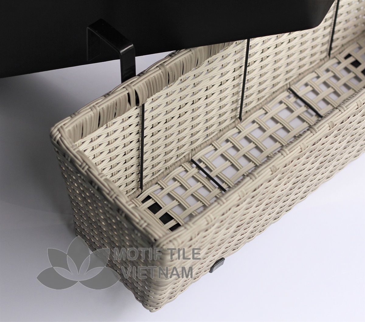 Chậu cây nhựa đan treo ban công MT-P002 7 Chậu nhựa đan treo ban công MT-P002