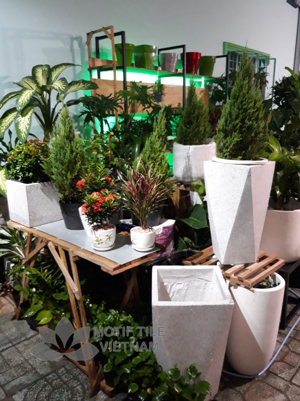 Chậu đá mài tam giac 37x70cm trắng 5 Chậu đá mài tam giac 37x70cm trắng