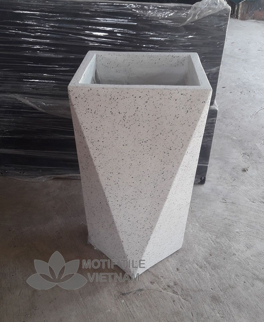 Chậu đá mài tam giac 37x70cm trắng 3 Chậu đá mài tam giac 37x70cm trắng